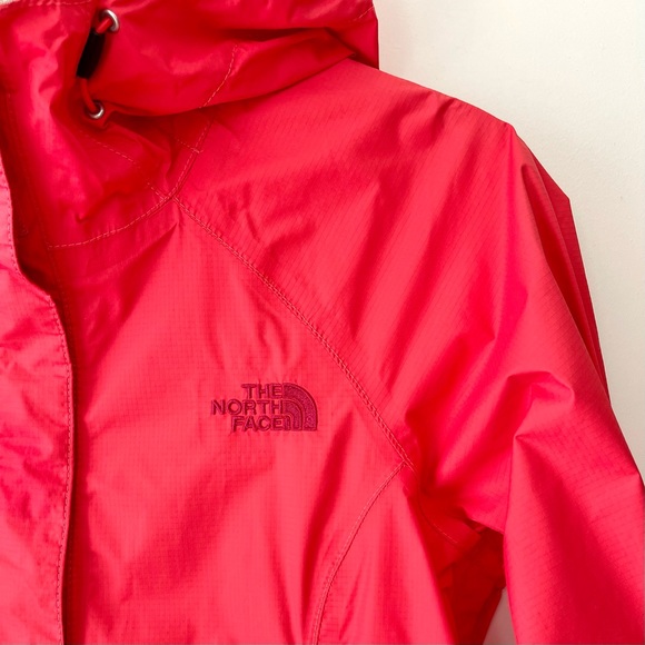 The North Face Venture Lightweight Rain Jacket - Picture 2 of 12